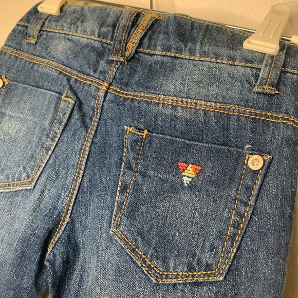 Guess little girls frayed jeans NWT 4t - Picture 6 of 6